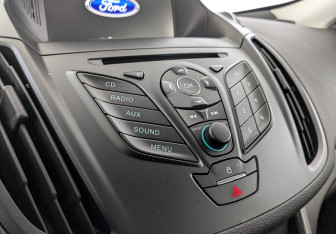 Подержанный автомобиль Ford Kuga 2016 года (21 фото)