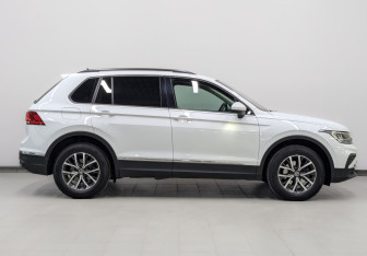 Подержанный автомобиль Volkswagen Tiguan 2022 года (4 фото)