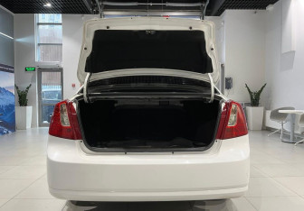 Подержанный автомобиль Chevrolet Lacetti Sedan 2010 года (6 фото)