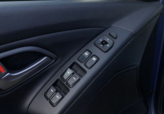 Подержанный автомобиль Hyundai ix35 2014 года (18 фото)