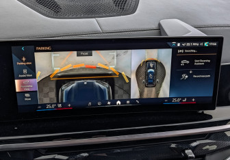 Подержанный автомобиль BMW X7 2024 года (29 фото)