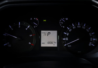 Подержанный автомобиль Toyota Land Cruiser Prado 2019 года (16 фото)