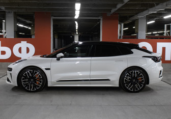 Подержанный автомобиль Zeekr 001 2024 года (8 фото)