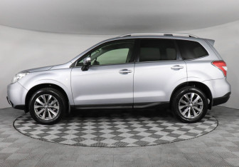 Подержанный автомобиль Subaru Forester Suv 2015 года (8 фото)
