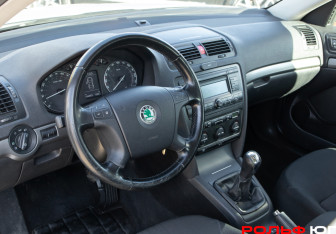 Подержанный автомобиль Skoda Octavia Liftback 2008 года (10 фото)