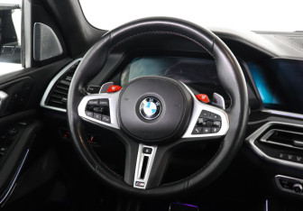 Подержанный автомобиль BMW X5 M 2021 года (12 фото)