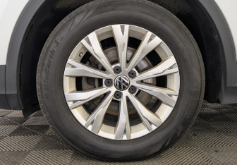 Подержанный автомобиль Volkswagen Tiguan 2021 года (12 фото)