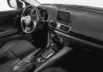 Подержанный автомобиль Mazda 3 Sedan 2016 года (9 фото)