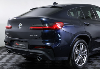 Подержанный автомобиль BMW X4 2019 года (24 фото)