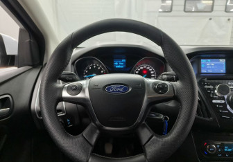 Подержанный автомобиль Ford Focus Hatchback 2014 года (12 фото)