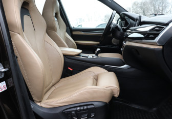 Подержанный автомобиль BMW X5 M 2018 года (14 фото)