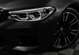 Подержанный автомобиль BMW M5 Sedan 2018 года (7 фото)