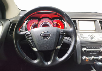 Подержанный автомобиль Nissan Murano Suv 2011 года (15 фото)