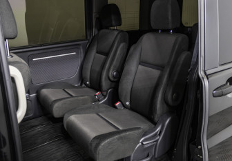 Подержанный автомобиль Honda Stepwgn 2021 года (15 фото)