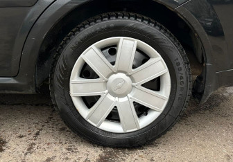 Подержанный автомобиль Chevrolet Lacetti Sedan 2012 года (15 фото)