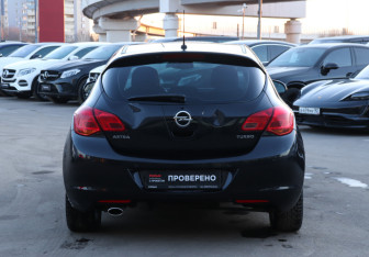 Подержанный автомобиль Opel Astra Hatchback 2011 года (6 фото)