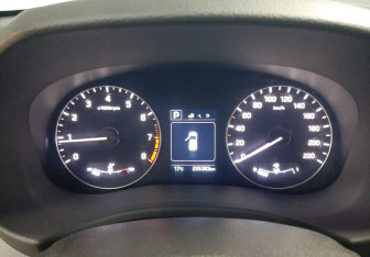 Подержанный автомобиль Hyundai Creta 2017 года (12 фото)