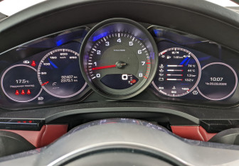 Подержанный автомобиль Porsche Cayenne 2020 года (4 фото)