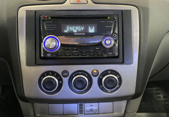 Подержанный автомобиль Ford Focus Sedan 2008 года (13 фото)