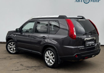 Подержанный автомобиль Nissan X-Trail 2011 года (7 фото)