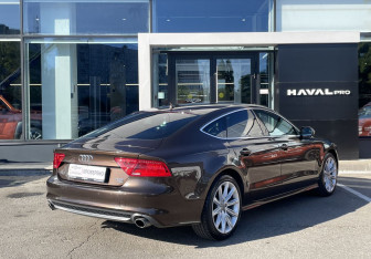 Подержанный автомобиль Audi A7 2011 года (5 фото)