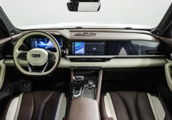 Подержанный автомобиль Geely Monjaro 2023 года (14 фото)