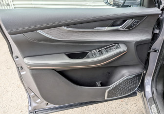 Подержанный автомобиль Exeed LX 2023 года (19 фото)