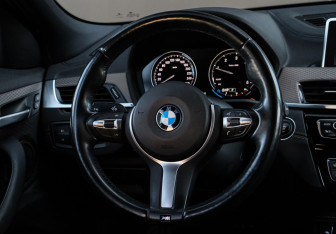 Подержанный автомобиль BMW X2 2017 года (12 фото)