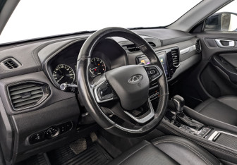 Подержанный автомобиль Chery Tiggo 4 2022 года (15 фото)