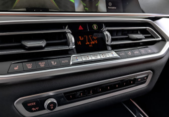 Подержанный автомобиль BMW X5 2020 года (28 фото)