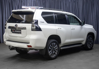 Подержанный автомобиль Toyota Land Cruiser Prado 2022 года (5 фото)