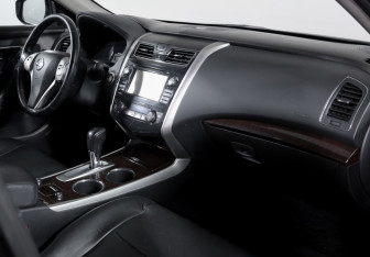 Подержанный автомобиль Nissan Teana 2014 года (9 фото)