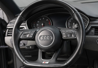 Подержанный автомобиль Audi A5 Coupe 2016 года (16 фото)