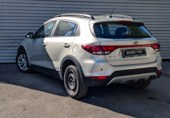 Подержанный автомобиль Kia Rio Hatchback 2020 года (7 фото)