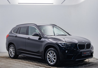 Подержанный автомобиль BMW X1 2019 года (7 фото)