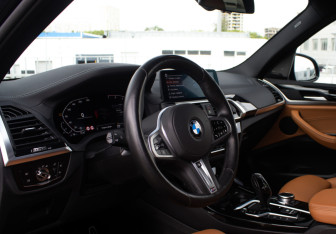 Подержанный автомобиль BMW X3 2020 года (9 фото)