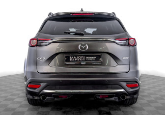 Подержанный автомобиль Mazda CX-9 2018 года (6 фото)