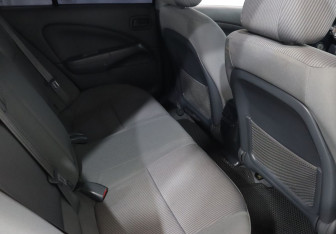 Подержанный автомобиль Nissan Almera Classic 2007 года (17 фото)