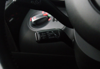 Подержанный автомобиль Audi R8 Coupe 2011 года (17 фото)