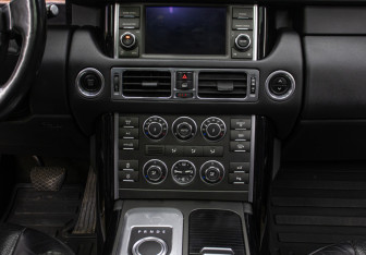 Подержанный автомобиль Land Rover Range Rover 2012 года (15 фото)