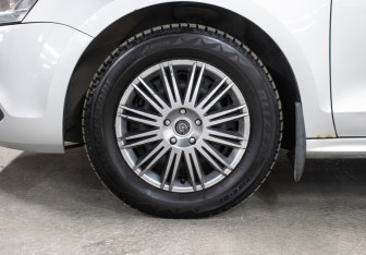 Подержанный автомобиль Volkswagen Jetta Sedan 2013 года (20 фото)