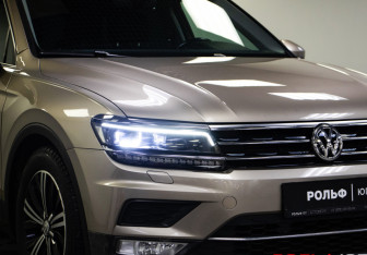 Подержанный автомобиль Volkswagen Tiguan 2017 года (32 фото)