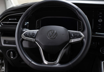 Подержанный автомобиль Volkswagen Caravelle 2021 года (18 фото)