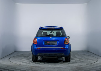 Подержанный автомобиль Suzuki SX4 Hatchback 2007 года (6 фото)