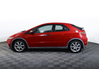 Подержанный автомобиль Honda Civic Hatchback 2008 года (8 фото)