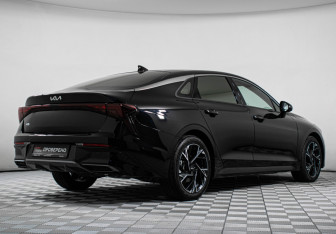 Подержанный автомобиль Kia K5 2025 года (5 фото)