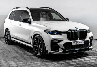 Подержанный автомобиль BMW X7 2020 года (3 фото)