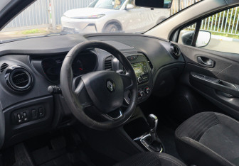 Подержанный автомобиль Renault Kaptur 2018 года (12 фото)