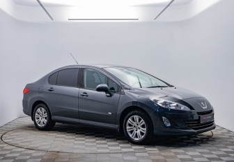 Подержанный автомобиль Peugeot 408 2015 года (3 фото)