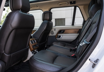 Подержанный автомобиль Land Rover Range Rover 2018 года (16 фото)